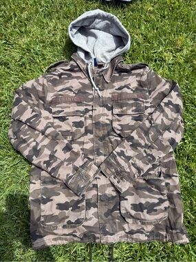 Divided Men’s Camouflage Field Jacket With Grey Hood Style 453X-DDFEA Size L